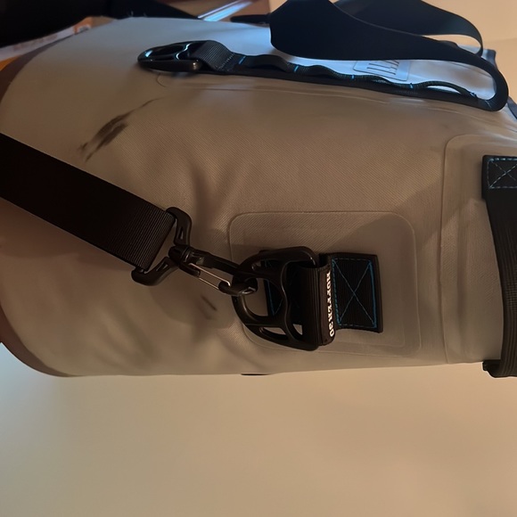 Yeti Hopper 30 - Picture 2 of 8